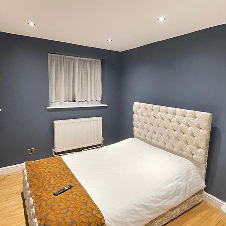 Apartment & Rooms In London Croydon Exterior photo