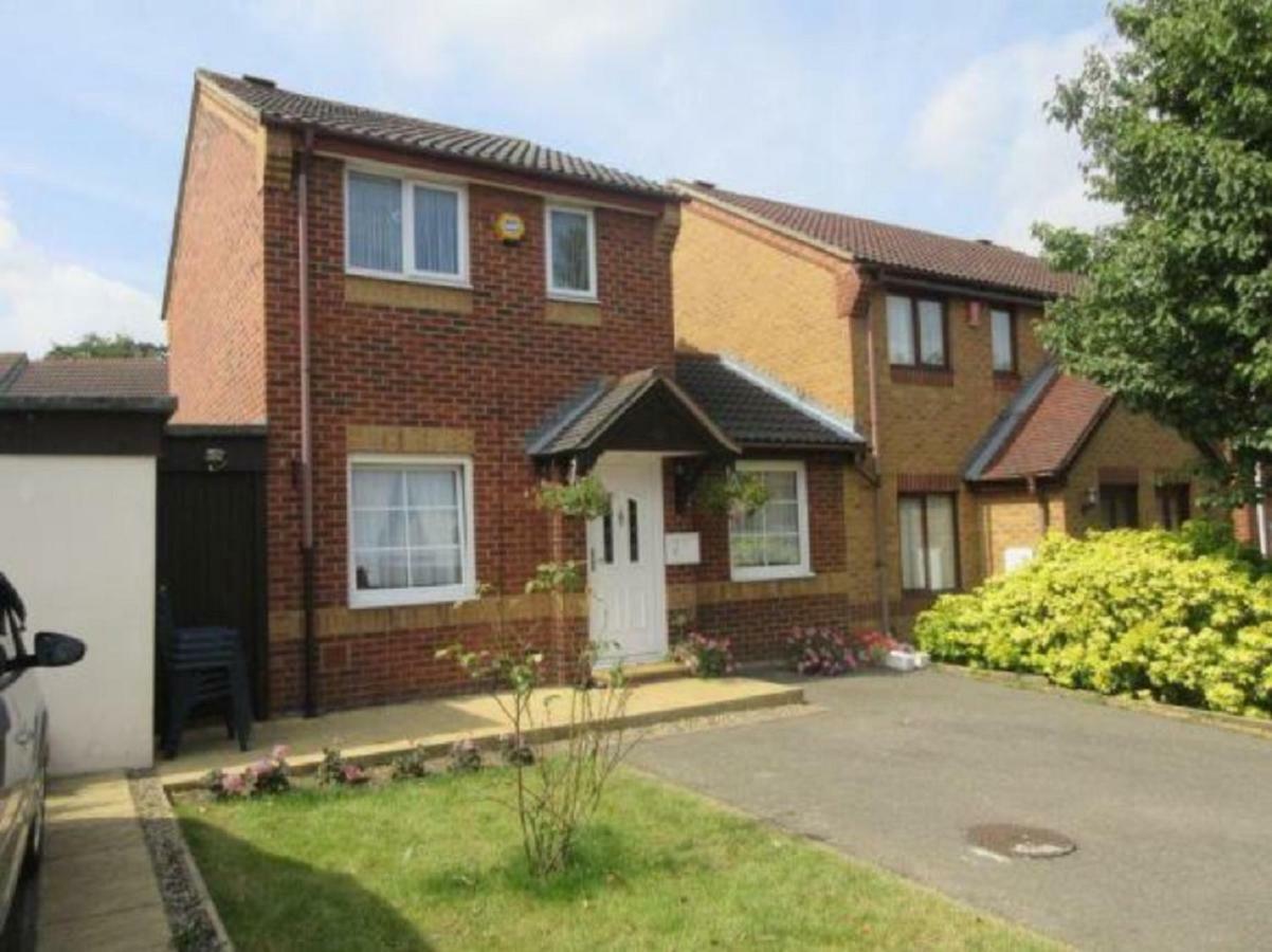 Apartment & Rooms In London Croydon Exterior photo